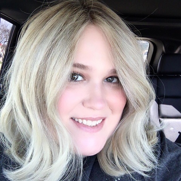 Meet your Posher, Daphne - Picture 3 of 3